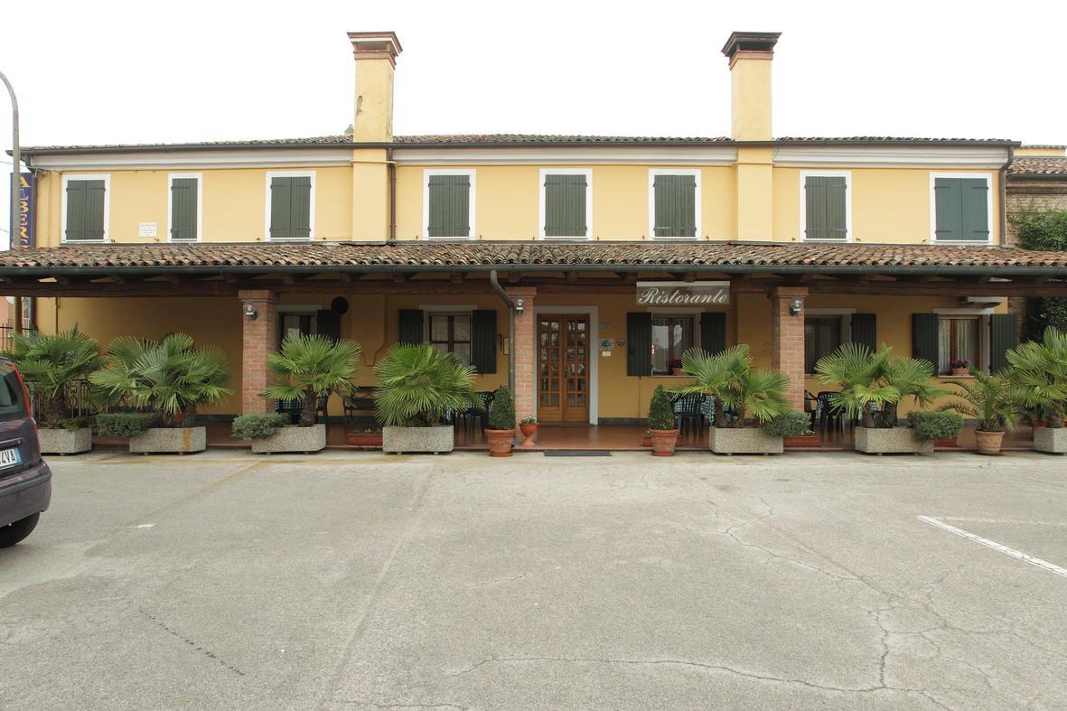 Ristorante Albergo Al Capitello Megliadino San Vitale 外观 照片